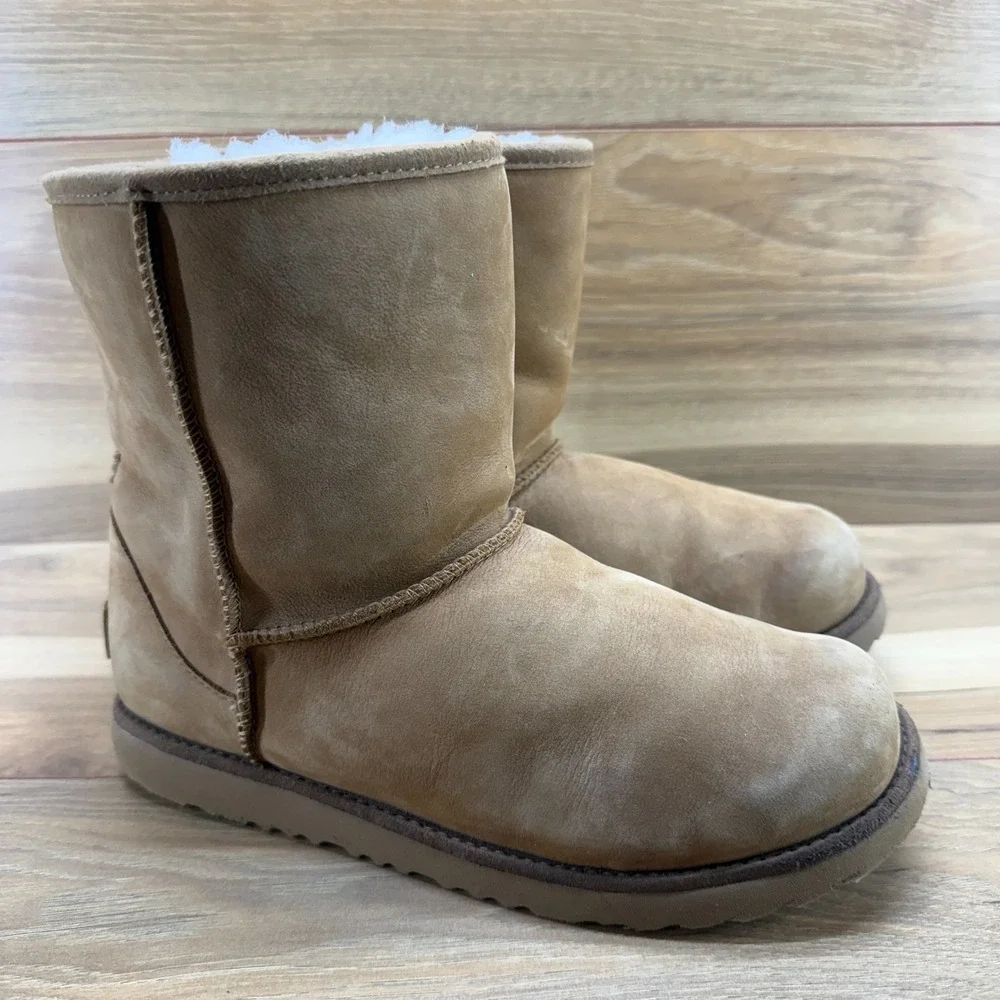 UGG Classic Short Boots Youth‎ 6 Girls Nubuck Chestnut Shearling Lined